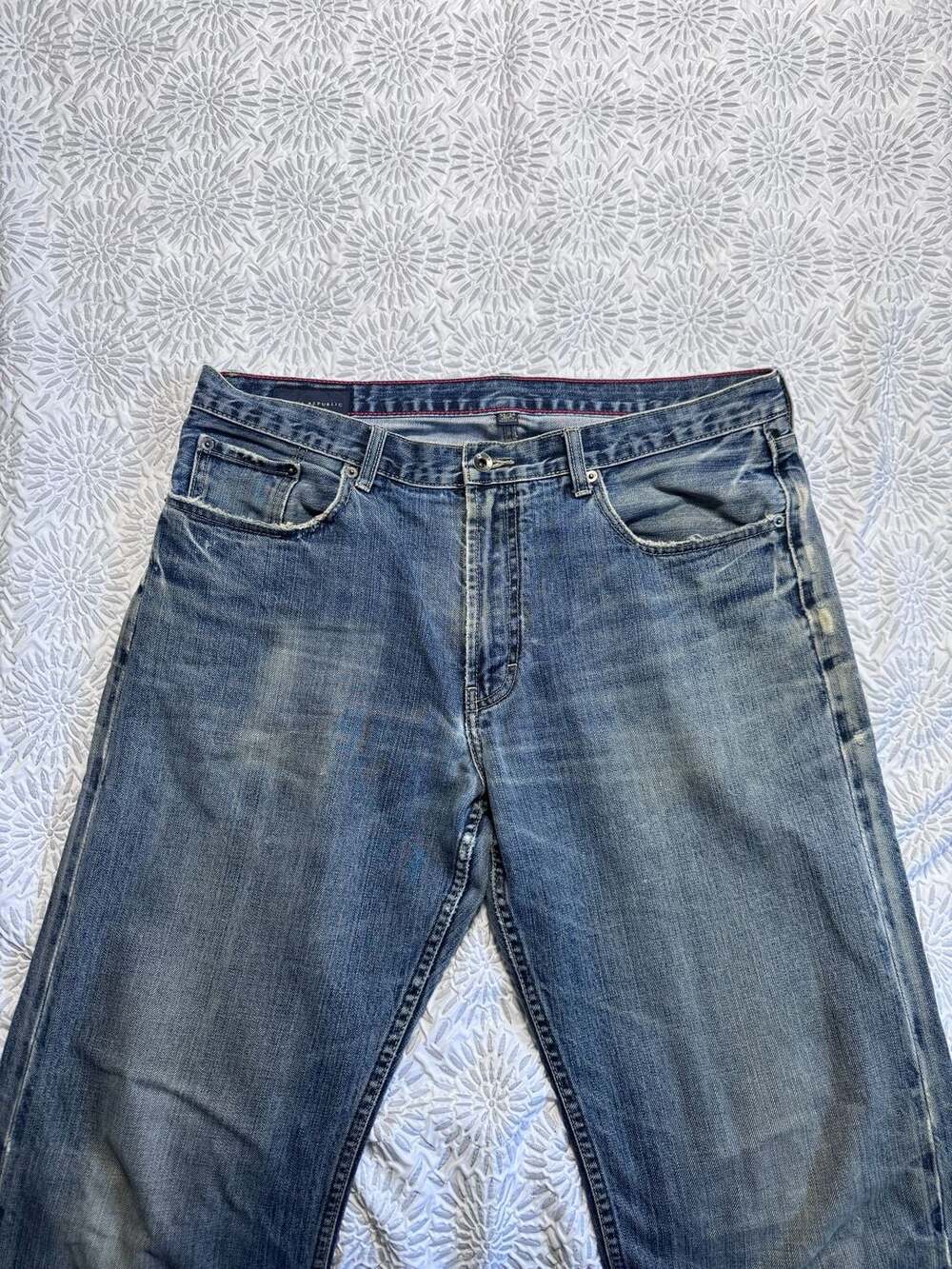 Banana Republic Relaxed Fit Distressed Medium Wash Denim Jeans Men's 35x34
